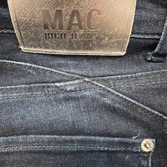 MAC Rich Jeans crop style with gold side zipper. - Picture 9 of 10